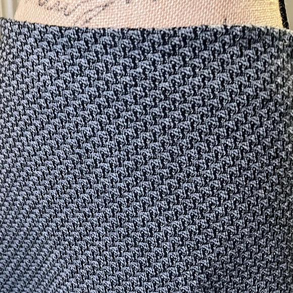 Old Navy Wool Blend Low Waist Skirt Size 4 - Picture 8 of 16